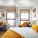 Apartment Explorer House *