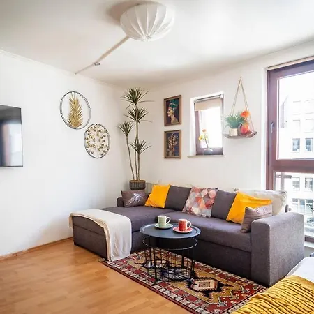 Apartment Explorer House *