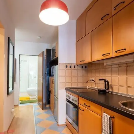 Apartament Explorer House